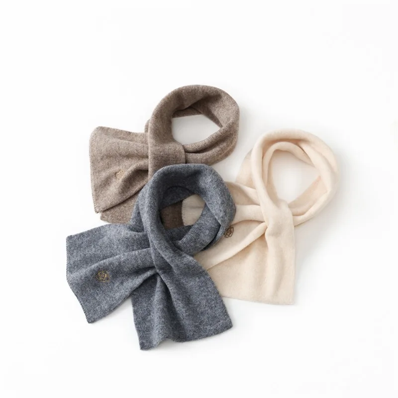 Зимний теплый женский шарф из 100% шерсти, новинка 2025 года, уличный однотонный жаккардовый шарф, модный вязаный женский шарф
Зимний теплый женский шарф из 100% шерсти, новинка 2025 года, уличный однотонный жаккардовый шарф, модный вязаный женский шарф