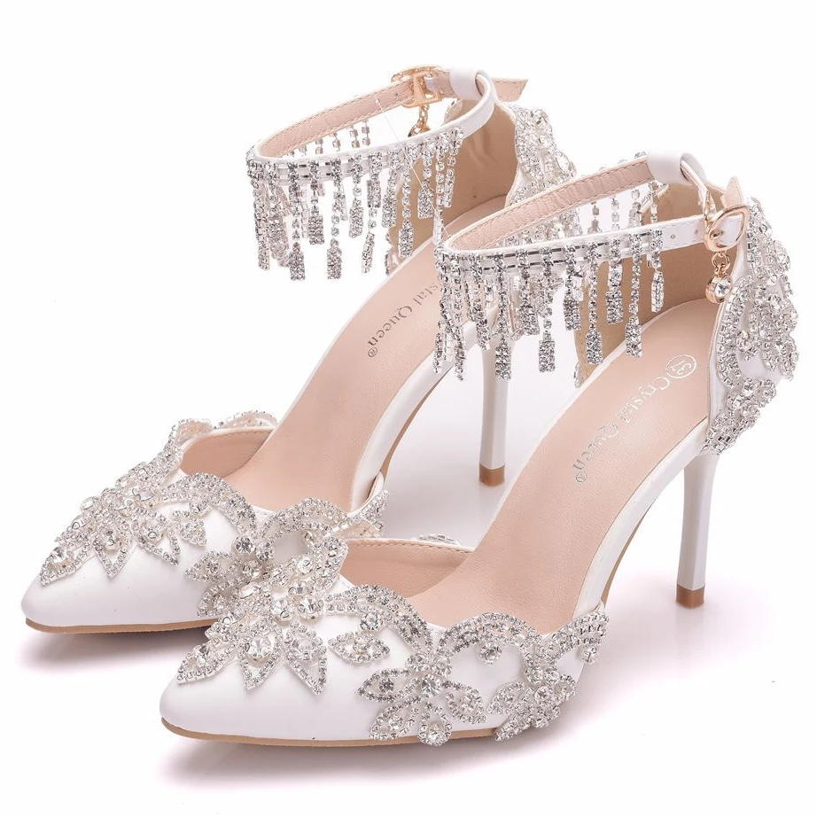 Summer New Korean Fashion Crystal Thin High Heels Pointed Toe Soft Leather Sexy Women Rhinestone Wedding Sandals Shoes H0024
Summer New Korean Fashion Crystal Thin High Heels Pointed Toe Soft Leather Sexy Women Rhinestone Wedding Sandals Shoes H0024