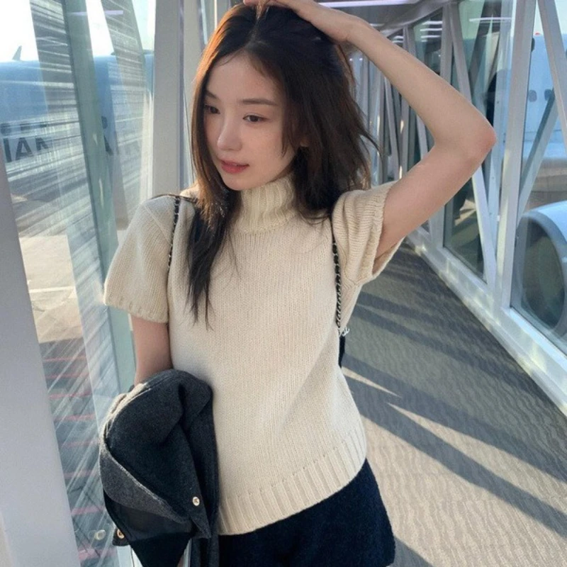 South Korea The Barnnet High Neck Pullover Wool Knit Sweater Short Sleeve Solid Color Slim Fit Sweater for Women
South Korea The Barnnet High Neck Pullover Wool Knit Sweater Short Sleeve Solid Color Slim Fit Sweater for Women