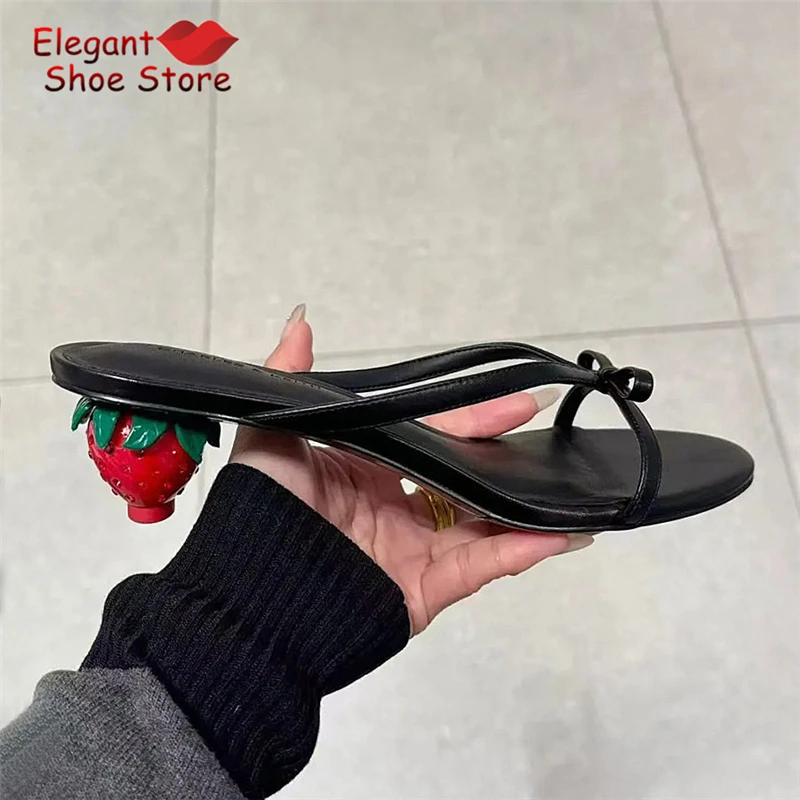 Women's Strawberry Heel Bow Slippers Black White Strap Low Heel Sandals Summer New Versatile Sweet Girl Outdoor Casual Shoes
Women's Strawberry Heel Bow Slippers Black White Strap Low Heel Sandals Summer New Versatile Sweet Girl Outdoor Casual Shoes
