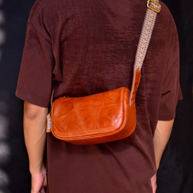 AETOO New leather fashion brand crossbody bag head layer cowhide casual men's small bag youth personality trend girl crossbody
AETOO New leather fashion brand crossbody bag head layer cowhide casual men's small bag youth personality trend girl crossbody