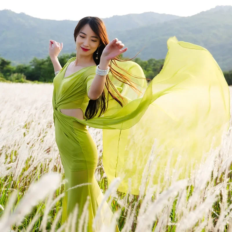 Комплект костюма для танца живота для женщин, танцевальный костюм, тренировочная одежда, новая сексуальная длинная юбка с разрезом и топом, комплект для танца живота
Комплект костюма для танца живота для женщин, танцевальный костюм, тренировочная одежда, новая сексуальная длинная юбка с разрезом и топом, комплект для танца живота