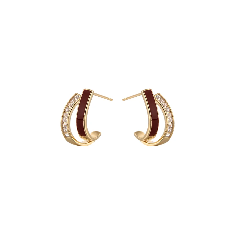 French burgundy zircon stud earrings, women's retro high-end temperament earrings.
French burgundy zircon stud earrings, women's retro high-end temperament earrings.
