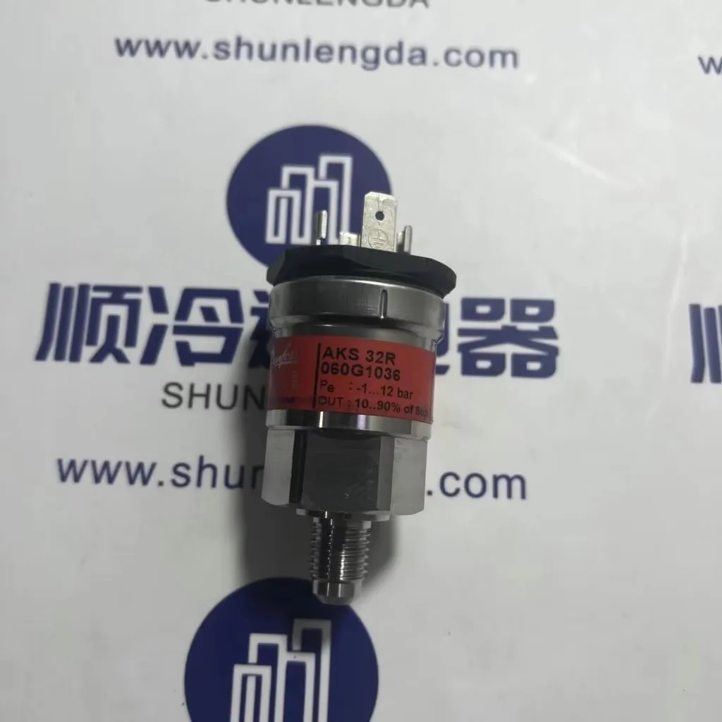 Датчик давления Danfoss AKS 32R, 060G1036, ратиометрический
Датчик давления Danfoss AKS 32R, 060G1036, ратиометрический