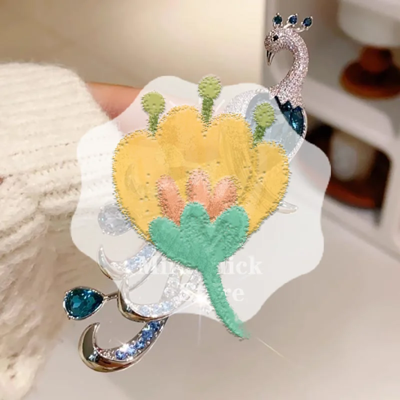 1Pcs Exquisite Peacock Rhinestone Brooch For Women Clothing Coat Accessories Gifts
1Pcs Exquisite Peacock Rhinestone Brooch For Women Clothing Coat Accessories Gifts