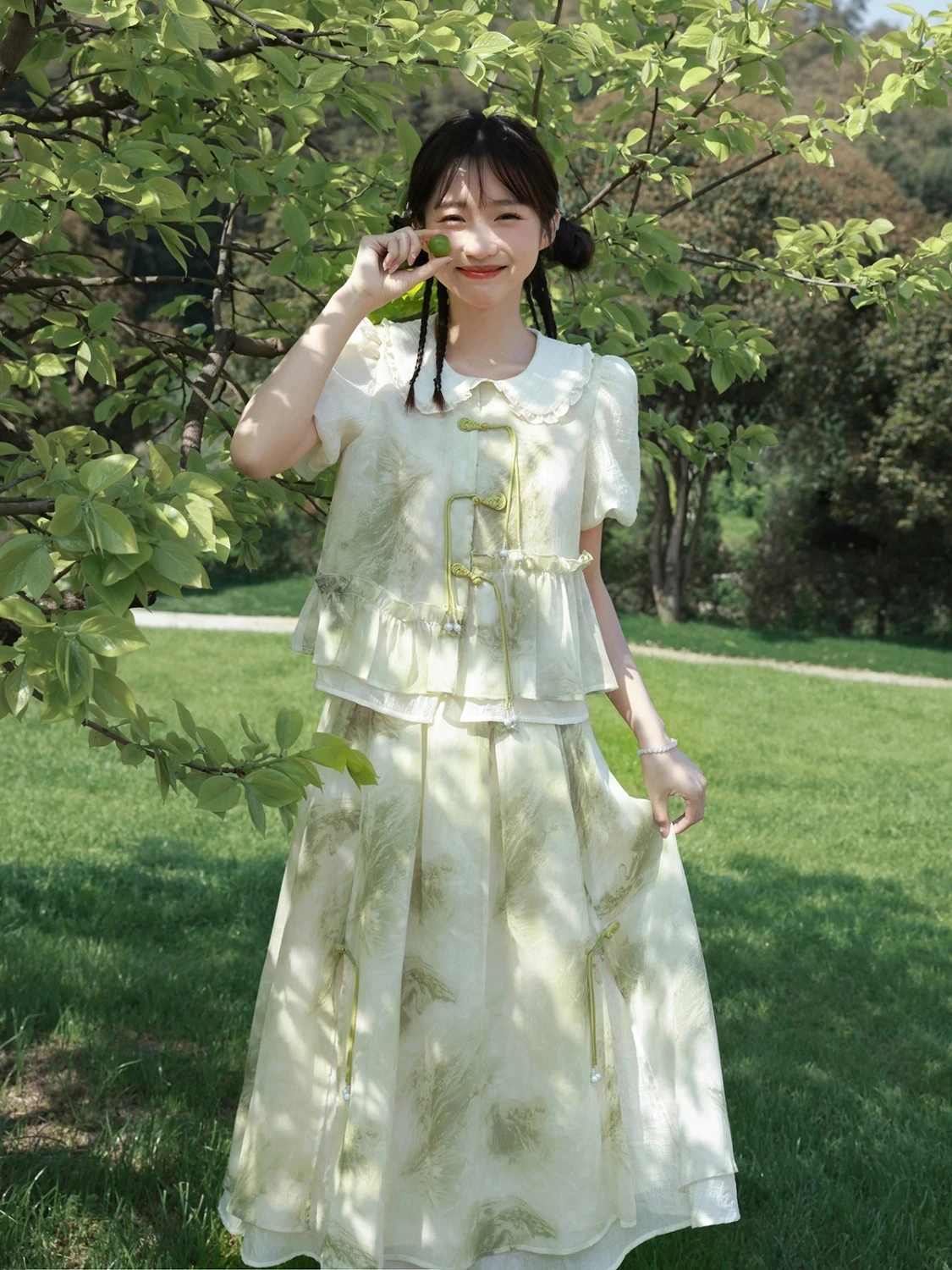 New Chinese Style Thin Long Sleeve SunProtection Cardigan with Sling Floral Half SkirtWomen Spring Summer Fashion Set
New Chinese Style Thin Long Sleeve SunProtection Cardigan with Sling Floral Half SkirtWomen Spring Summer Fashion Set
