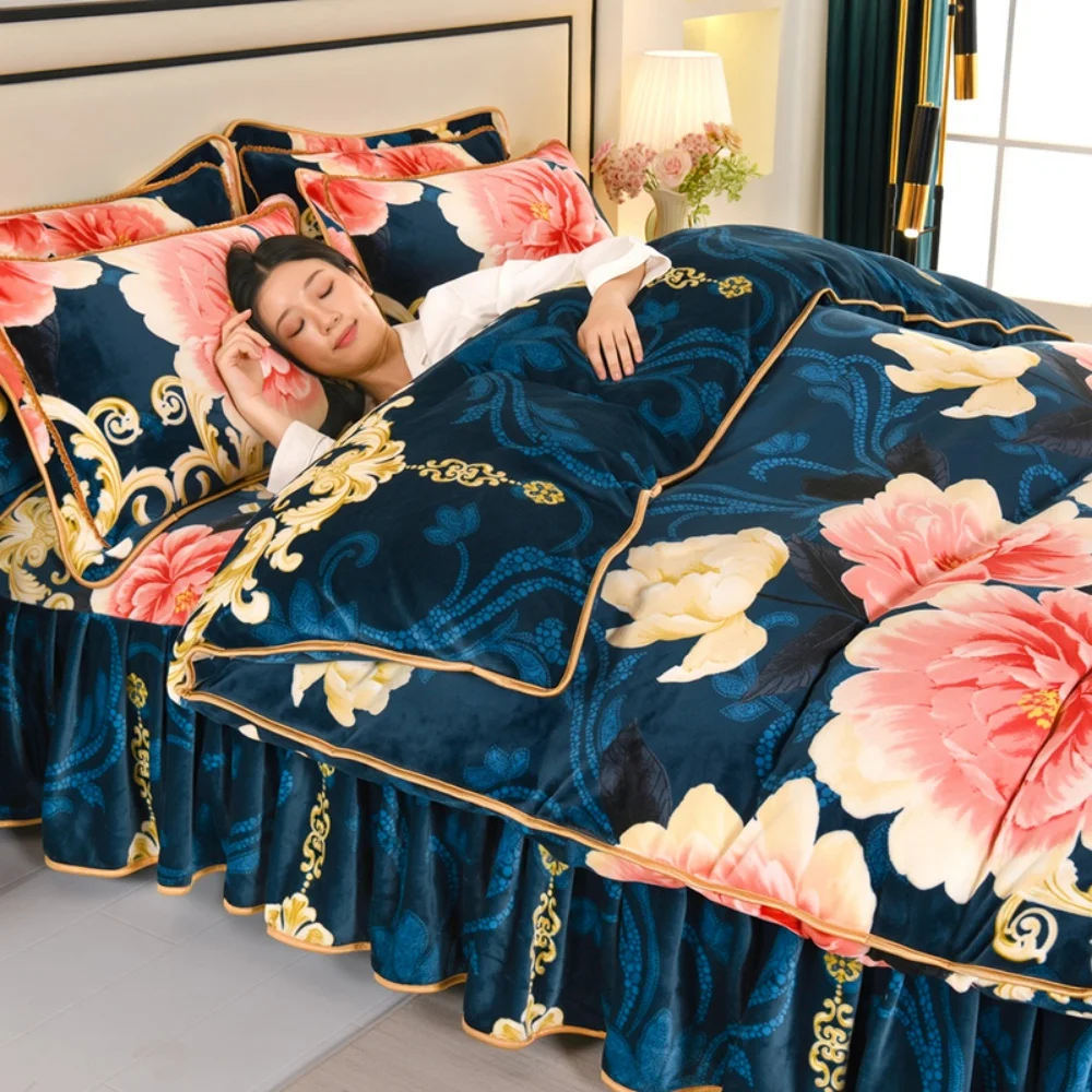 Утолщенные зимние теплые комплекты постельного белья из кораллового бархата, домашний двусторонний комплект из четырех предметов класса А, пододеяльник, простыня, молочная бархатная юбка
Утолщенные зимние теплые комплекты постельного белья из кораллового бархата, домашний двусторонний комплект из четырех предметов класса А, пододеяльник, простыня, молочная бархатная юбка