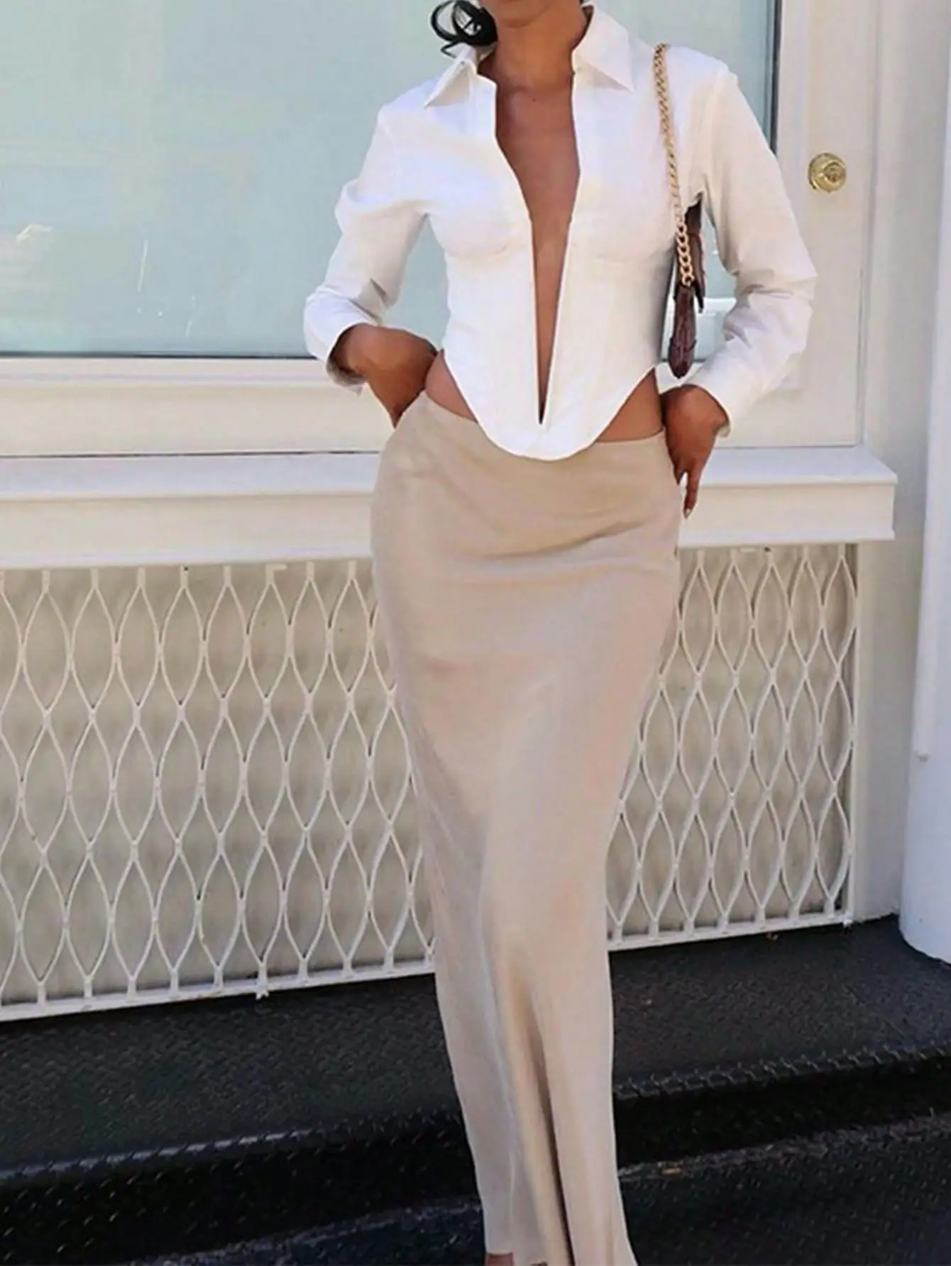 Ультра-соблазнительная сексуальная блузка с глубоким V-образным вырезом, однотонная, с длинными рукавами, асимметричная, модная, ультра-соблазнительная.
Ультра-соблазнительная сексуальная блузка с глубоким V-образным вырезом, однотонная, с длинными рукавами, асимметричная, модная, ультра-соблазнительная.