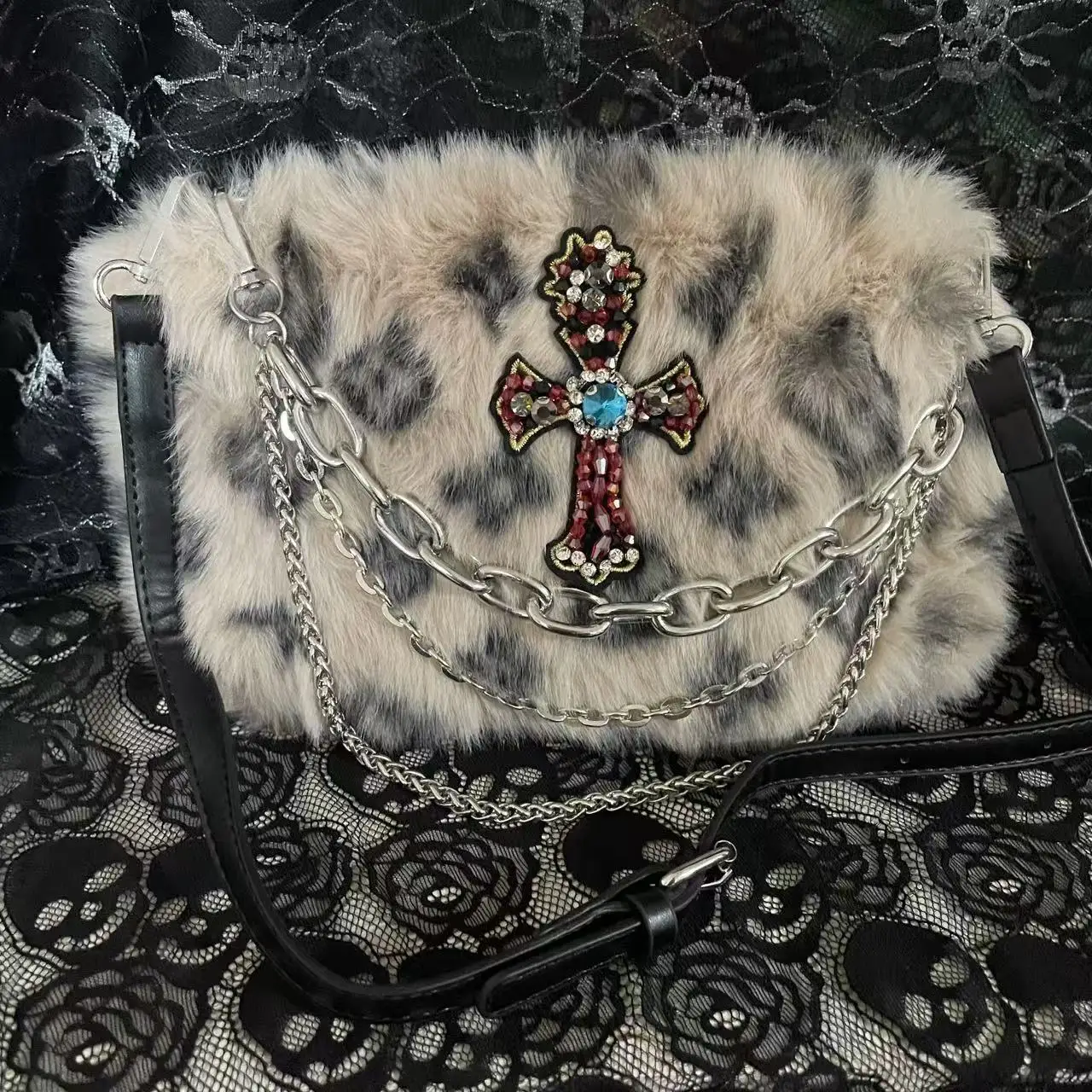 Fashion Leopard Handbag Y2K Punk Bags Plush Versatile Daily Crossbody Bag Faux fur Message Tote Bags for Women
Fashion Leopard Handbag Y2K Punk Bags Plush Versatile Daily Crossbody Bag Faux fur Message Tote Bags for Women