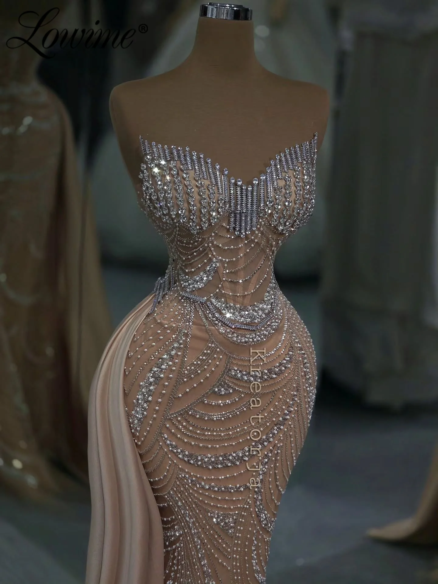 Champagne Crystals Prom Dress with Side Train Satin Women's Formal Evening Gowns Mermaid Beaded Wedding Guest Party Dresses 2026
Champagne Crystals Prom Dress with Side Train Satin Women's Formal Evening Gowns Mermaid Beaded Wedding Guest Party Dresses 2026