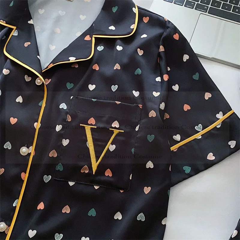 Luxury Satin Homewear Embroider Love Print Sleepwear Summer New Satin Pajamas Set Short Sleeve Outfit Ice Silk Nightwear
Luxury Satin Homewear Embroider Love Print Sleepwear Summer New Satin Pajamas Set Short Sleeve Outfit Ice Silk Nightwear
