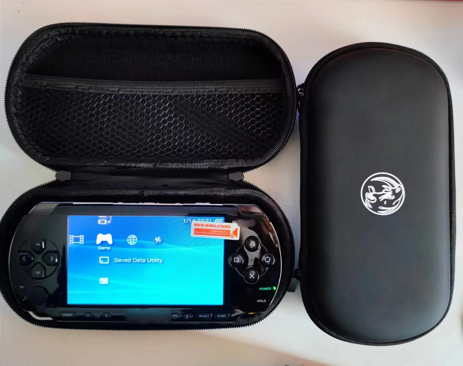 Free 32G TF Original 80% New Used Console For Sony Playstation 1000 PSP 2000 3000 e1000 Console
Free 32G TF Original 80% New Used Console For Sony Playstation 1000 PSP 2000 3000 e1000 Console