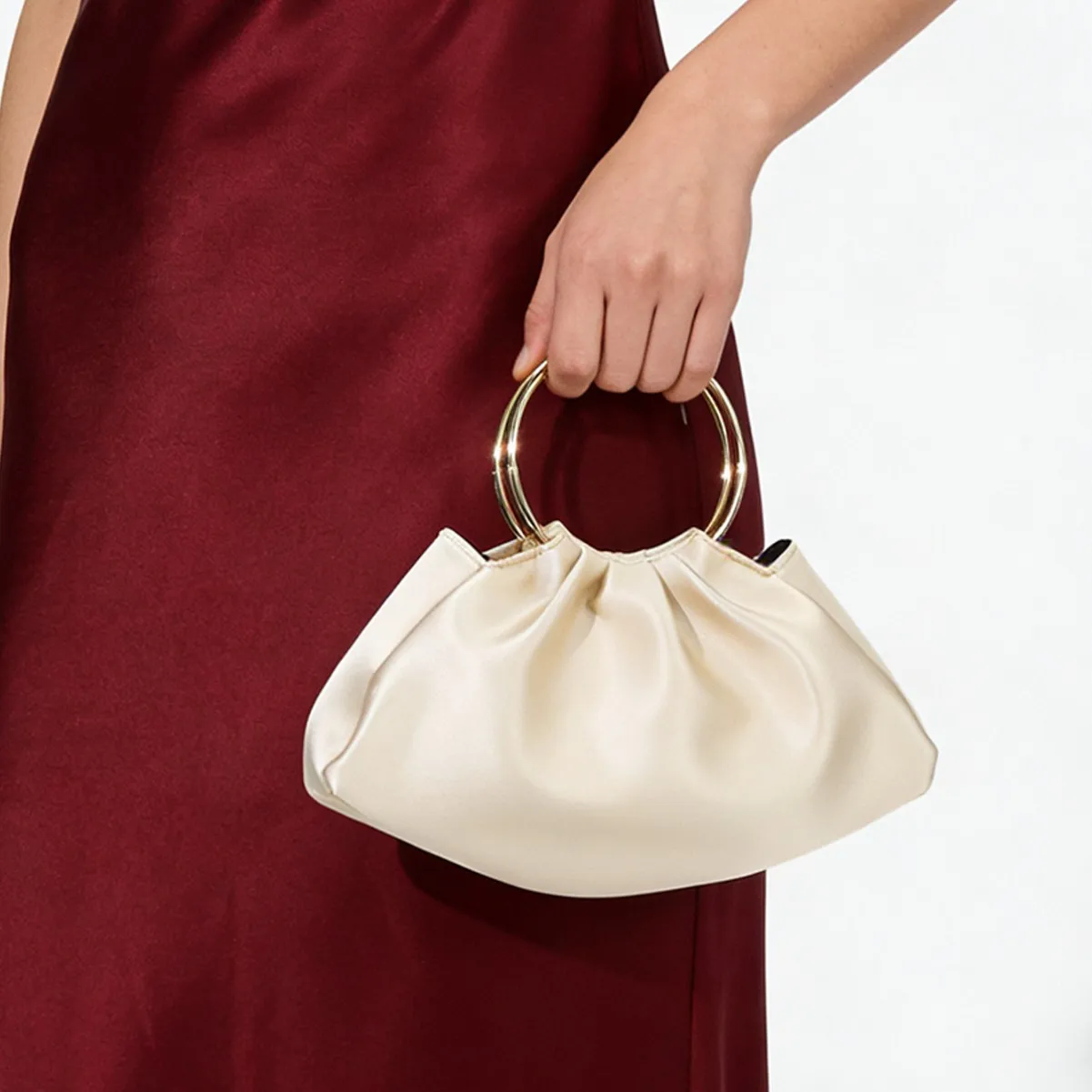2026 Champagne White Fan Shaped Satin Pleated Circular Handbag For Women Fashion Retro Small Clutch Tote Handbags Prom Party
2026 Champagne White Fan Shaped Satin Pleated Circular Handbag For Women Fashion Retro Small Clutch Tote Handbags Prom Party