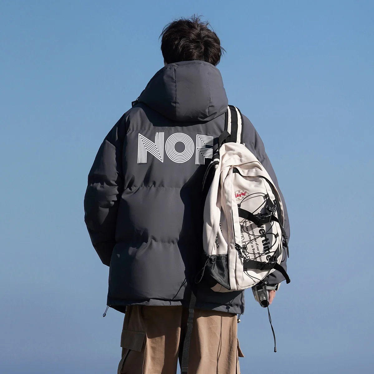 Зимняя утепленная хлопковая куртка для подростков, повседневная, теплая, модная, брендовая, из ткани с покрытием, на молнии
Зимняя утепленная хлопковая куртка для подростков, повседневная, теплая, модная, брендовая, из ткани с покрытием, на молнии