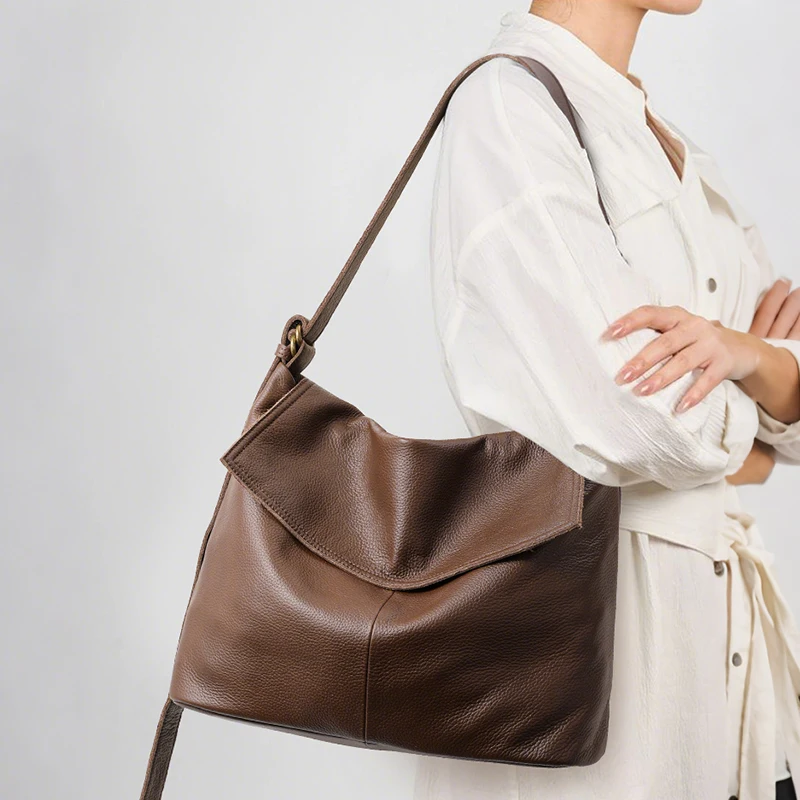 Genuine Leather Women's Shoulder Bag 2026 New Style Large Capacity Tote Bag Soft Cowhide Casual Retro Mom Bag
Genuine Leather Women's Shoulder Bag 2026 New Style Large Capacity Tote Bag Soft Cowhide Casual Retro Mom Bag