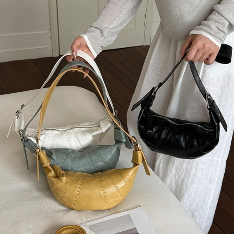 Vintage High Quality PU Women Shoulder Crossbody Bag New Large Capacity Horn Croissant Bag Versatile Commute Underarm Saddle Bag
Vintage High Quality PU Women Shoulder Crossbody Bag New Large Capacity Horn Croissant Bag Versatile Commute Underarm Saddle Bag