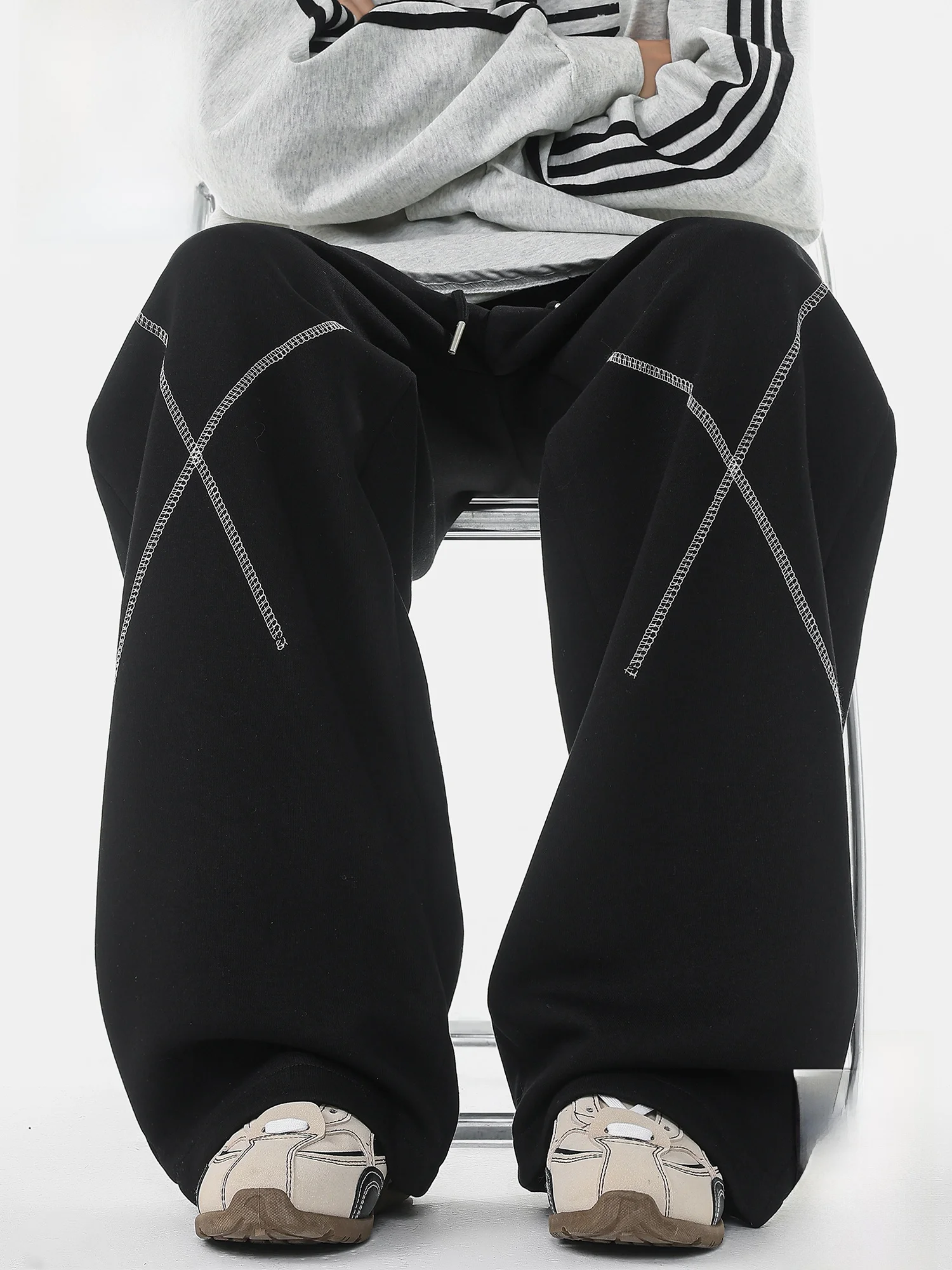 Мужские повседневные спортивные брюки Paul Frank 2026 для активного отдыха, свободные прямые леггинсы с контрастной цветной строчкой, американский стиль, полиэстер
Мужские повседневные спортивные брюки Paul Frank 2026 для активного отдыха, свободные прямые леггинсы с контрастной цветной строчкой, американский стиль, полиэстер