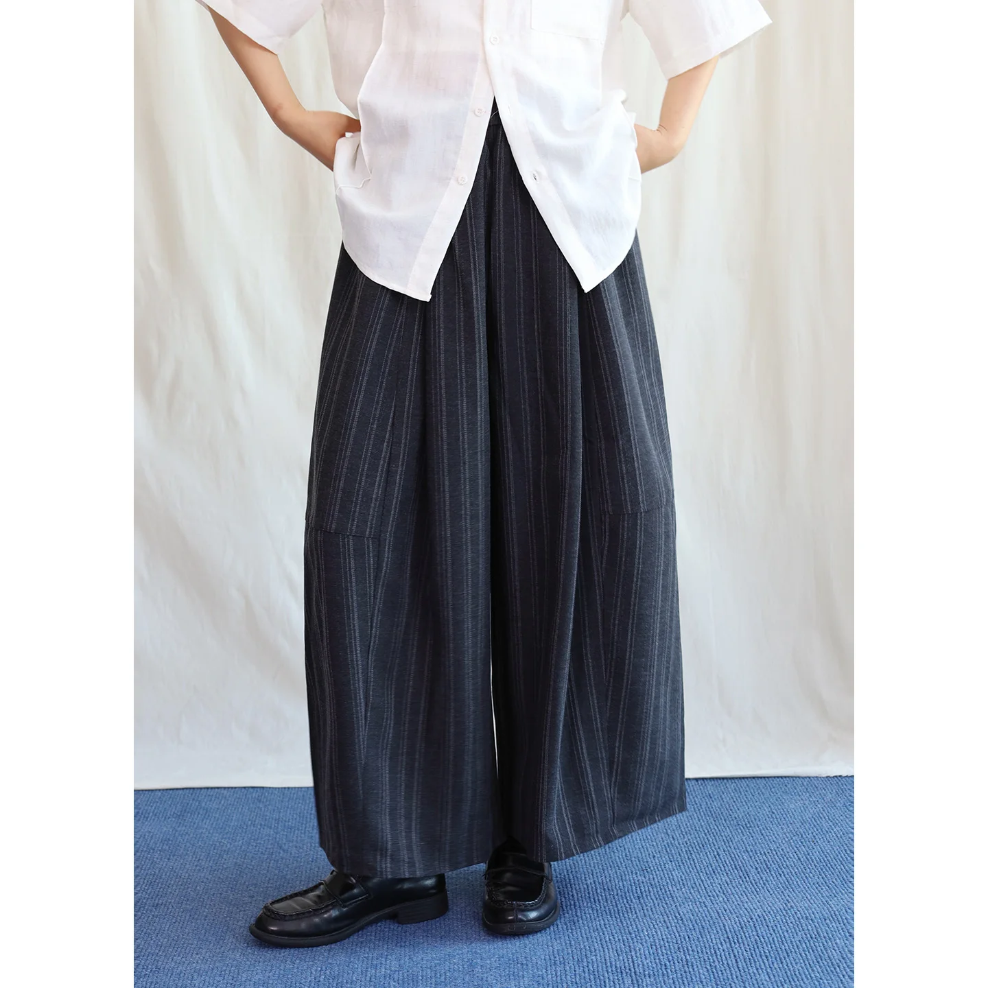 Deep Grey Casual Pants with Drawstring Nine Points Irregular Stripes for Women Summer 2026 Natural Waist Elastic Hem
Deep Grey Casual Pants with Drawstring Nine Points Irregular Stripes for Women Summer 2026 Natural Waist Elastic Hem