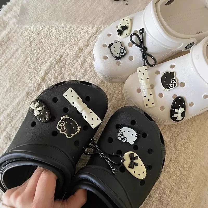 Black White Sweet Cool Bow Hello Kitty Cat Shoe Charms Cute Detachable Shoe Decorations for INS DIY Accessories Women Girls Gift
Black White Sweet Cool Bow Hello Kitty Cat Shoe Charms Cute Detachable Shoe Decorations for INS DIY Accessories Women Girls Gift