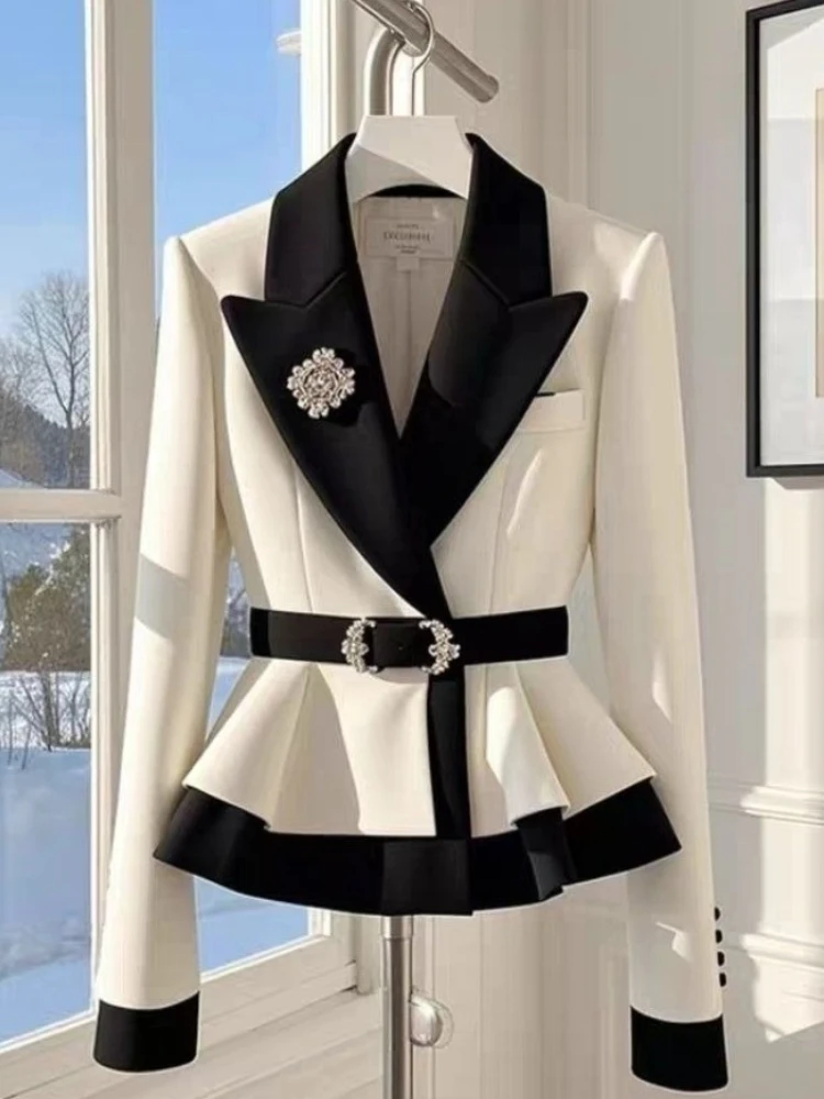2025 Spring Autumn Blazers Contrast Color Sashes Notched Collar Suits Small Fragrance Coat Fashion Elegant Design Women Clothing
2025 Spring Autumn Blazers Contrast Color Sashes Notched Collar Suits Small Fragrance Coat Fashion Elegant Design Women Clothing