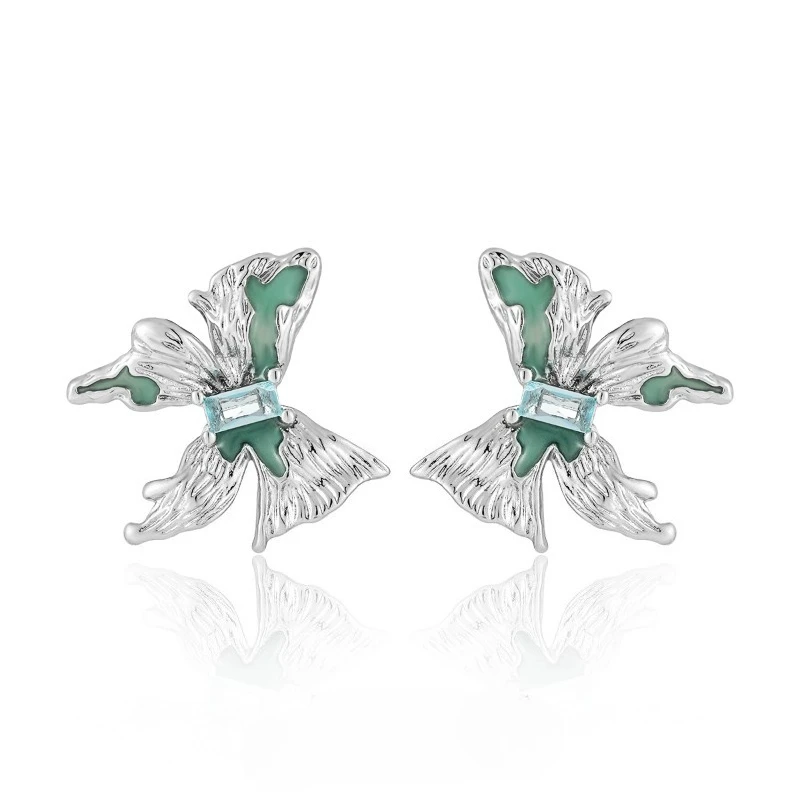 Small and unique blue dreamy butterfly earrings with drip glue, high-end temperament, Ear studs for women
Small and unique blue dreamy butterfly earrings with drip glue, high-end temperament, Ear studs for women