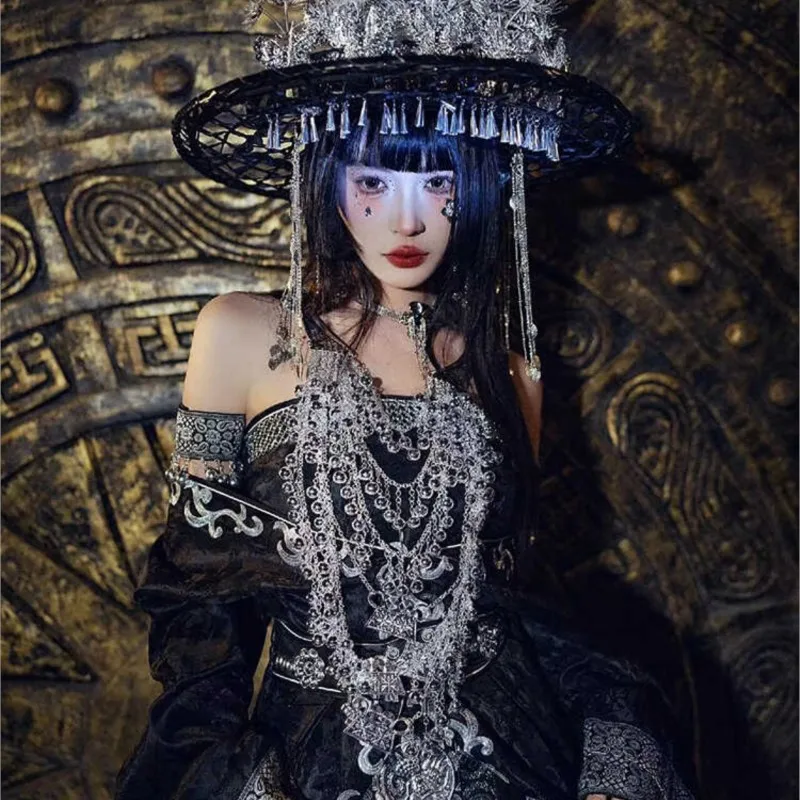 Female embroidery dark and cool mix-and-match ethnic costumes ethnic-style photography clothing
Female embroidery dark and cool mix-and-match ethnic costumes ethnic-style photography clothing
