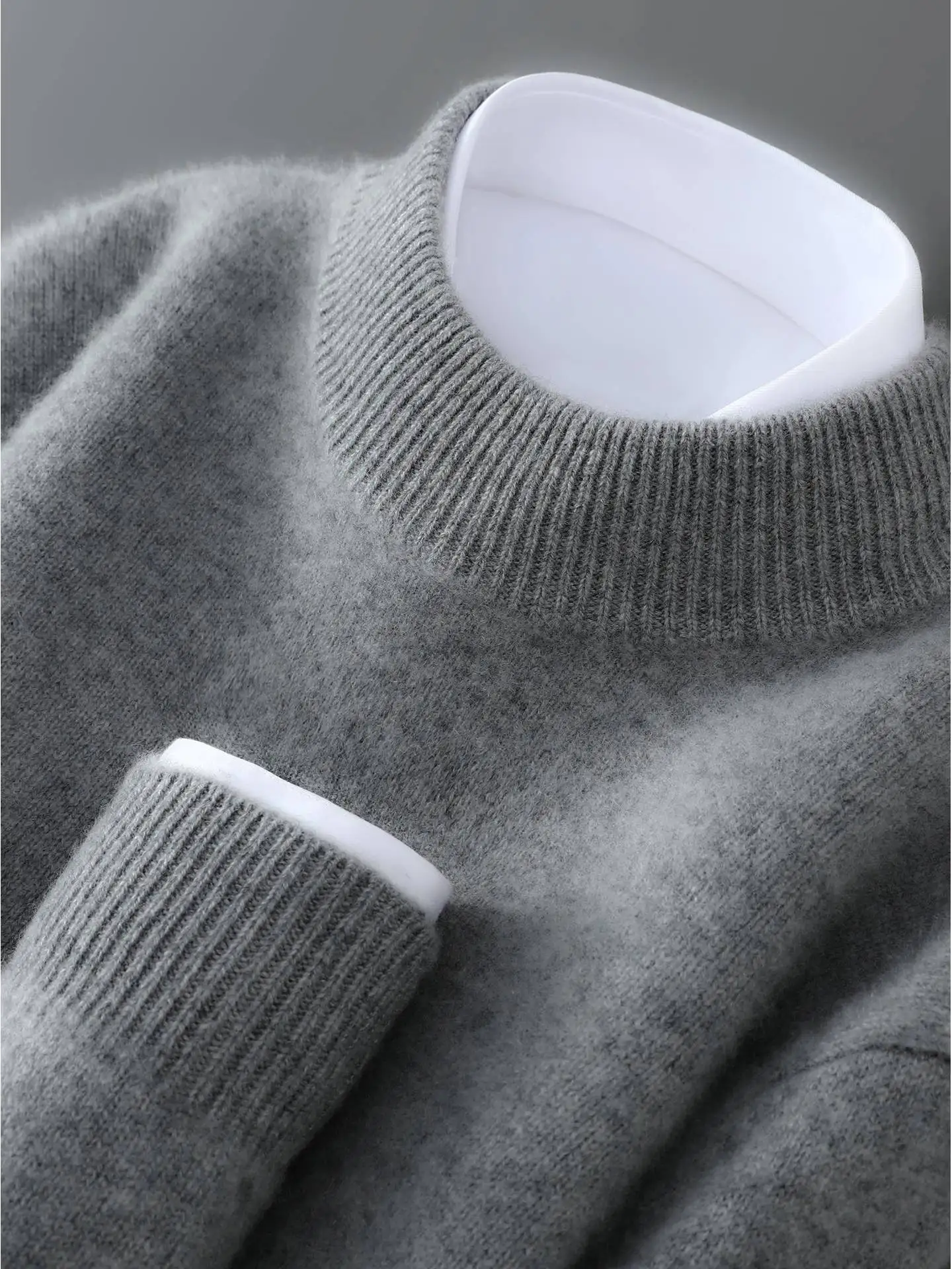 Зимний двойной шерстяной вязаный свитер Thiened, мужской повседневный свободный вязаный свитер с высоким воротником, мягкая теплая длина обычной длины
Зимний двойной шерстяной вязаный свитер Thiened, мужской повседневный свободный вязаный свитер с высоким воротником, мягкая теплая длина обычной длины