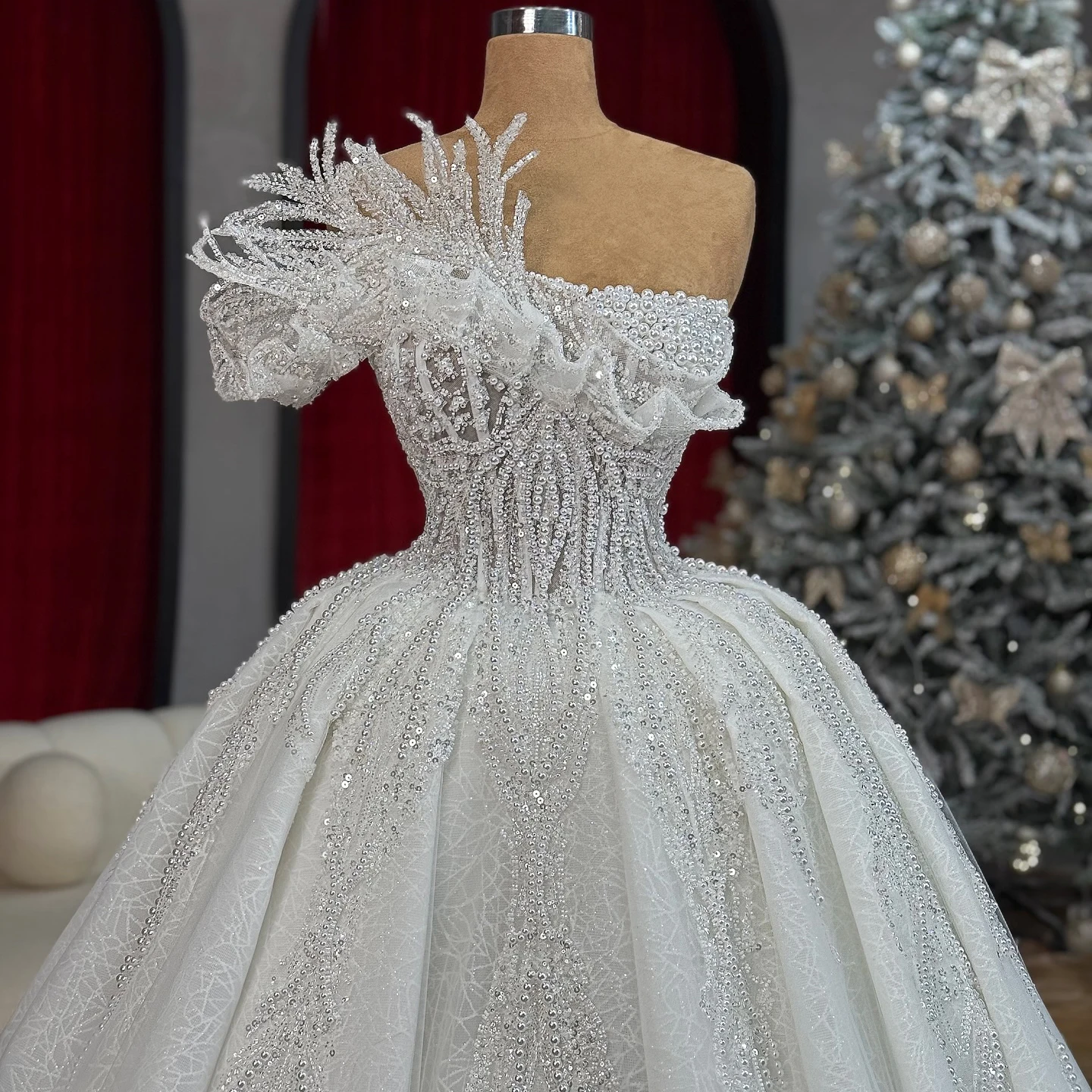 Luxury Elegant Wedding Dresses Women Fluffy Bridal Ball Gowns Formal Appliques Beads Sweetheart Vestido
Luxury Elegant Wedding Dresses Women Fluffy Bridal Ball Gowns Formal Appliques Beads Sweetheart Vestido