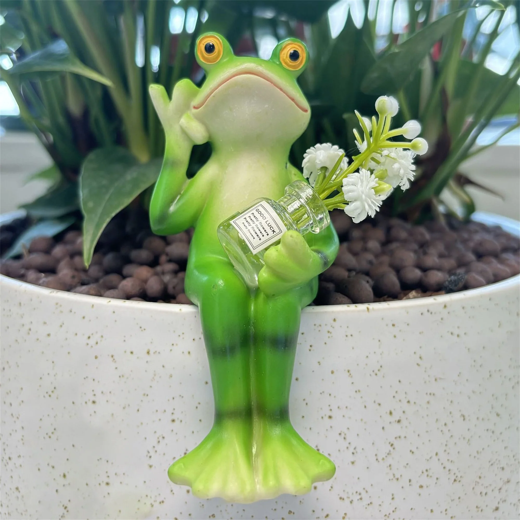 Cute Squirrel Climbing Tree Garden Statue for Outdoor Yard Decorative Resin Animal Sculpture Ornaments for Patio
Cute Squirrel Climbing Tree Garden Statue for Outdoor Yard Decorative Resin Animal Sculpture Ornaments for Patio