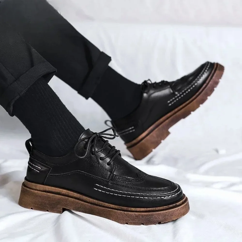 Мужская повседневная обувь, кожаные туфли с круглым носком для мужчин, броги, роскошная распродажа, мода для взрослых, мода 2025 г., элегантная дешевая распродажа, корейский стиль, искусственная кожа
Мужская повседневная обувь, кожаные туфли с круглым носком для мужчин, броги, роскошная распродажа, мода для взрослых, мода 2025 г., элегантная дешевая распродажа, корейский стиль, искусственная кожа
