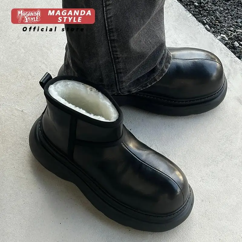 Plush short leather boots for men, winter warm cotton shoes, big toe outdoor snow boots, lace up thick black work shoes
Plush short leather boots for men, winter warm cotton shoes, big toe outdoor snow boots, lace up thick black work shoes