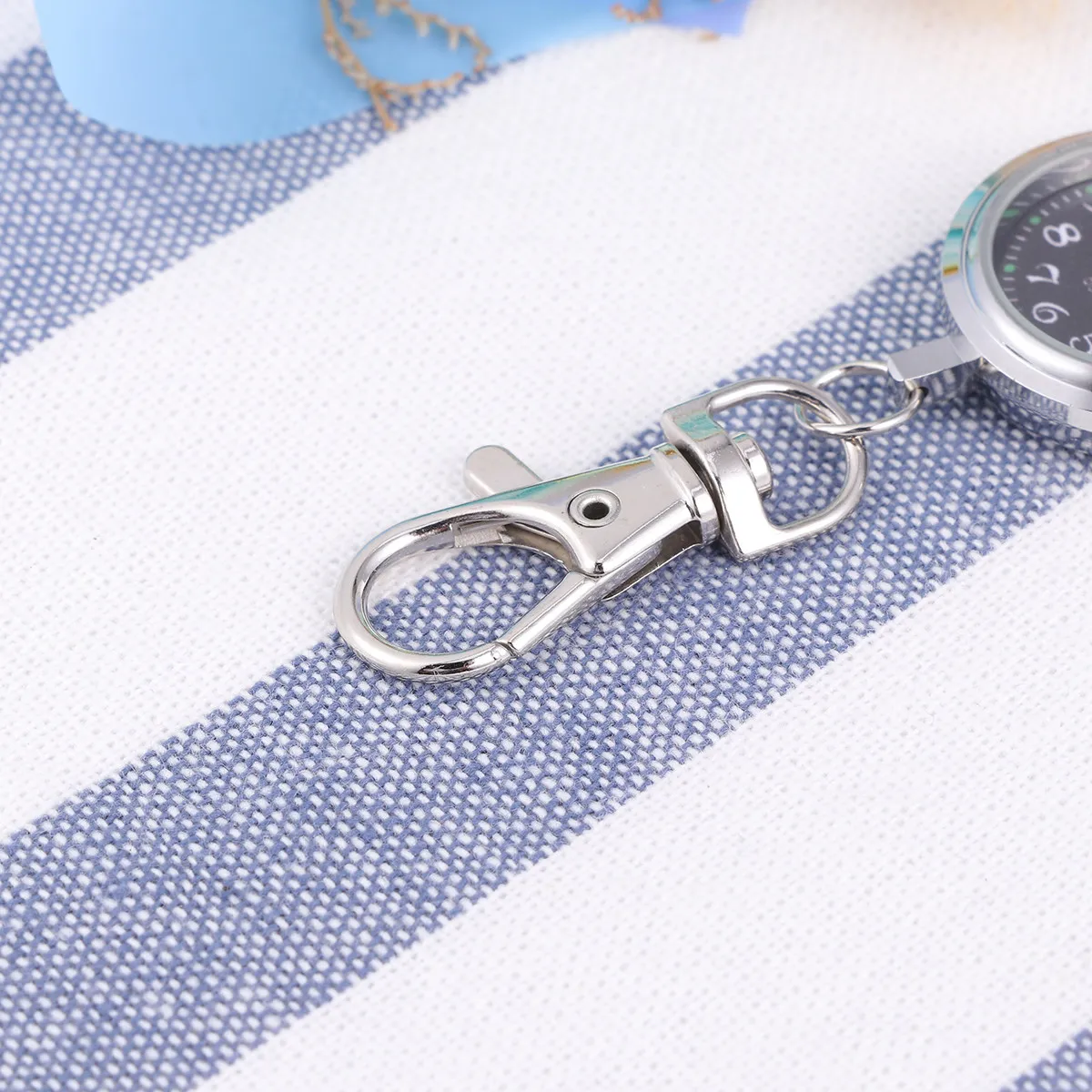 Quartz Pocket Watch with Keychain Loop Large Dial Easy Read Numerals Luminous Hands Long Term Use Gift for Friends Family Black
Quartz Pocket Watch with Keychain Loop Large Dial Easy Read Numerals Luminous Hands Long Term Use Gift for Friends Family Black