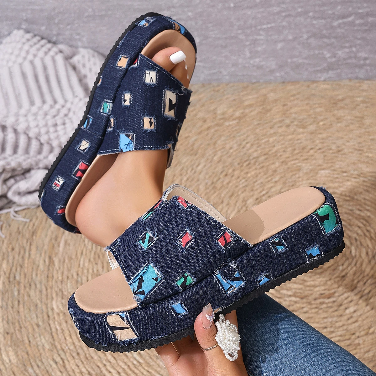 New Luxury Brand Summer Sandals Slippers Women's Fashion Designer Flat Sandals Women's Breathable Beach Platform Sandals
New Luxury Brand Summer Sandals Slippers Women's Fashion Designer Flat Sandals Women's Breathable Beach Platform Sandals
