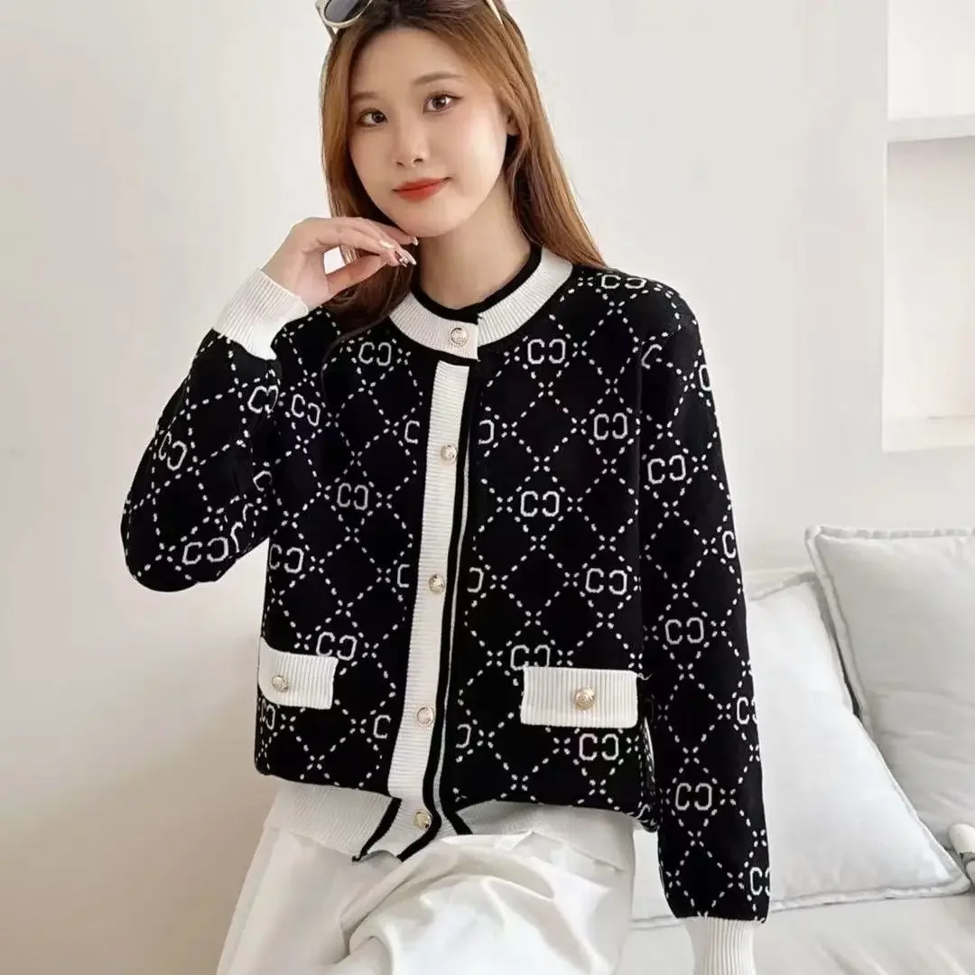 Офисный женский корейский модный винтажный трикотаж в ленивом стиле, осенне-зимний повседневный свободный свитер на пуговицах
Офисный женский корейский модный винтажный трикотаж в ленивом стиле, осенне-зимний повседневный свободный свитер на пуговицах