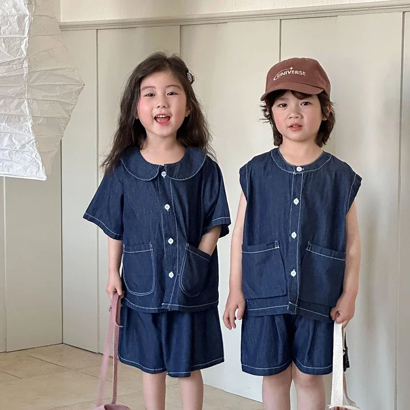 1-8Y Summer Children's Denim Clothes Set Boys Loose Vest and Shorts 2Pcs Girls Peter Pan Collar Shirt Suit Siblings' Outfit
1-8Y Summer Children's Denim Clothes Set Boys Loose Vest and Shorts 2Pcs Girls Peter Pan Collar Shirt Suit Siblings' Outfit