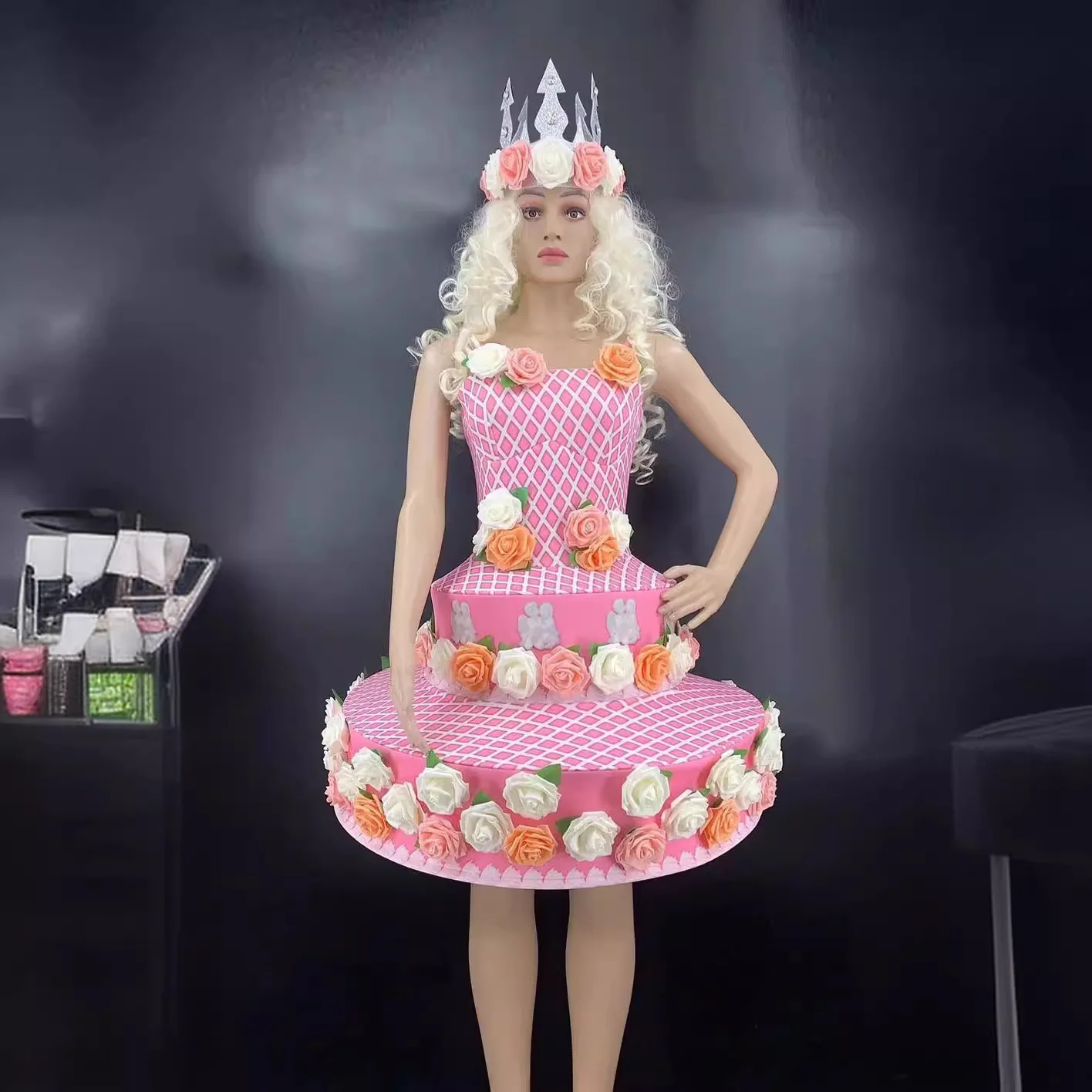 Cake dress carnival amusement park cute suspender pink rose cake cos dress princess dress girl
Cake dress carnival amusement park cute suspender pink rose cake cos dress princess dress girl