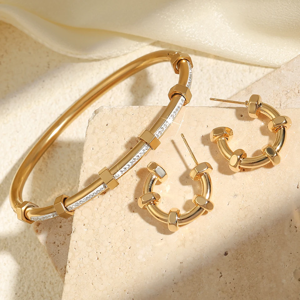 UILZ 2 Pieces Women Luxury Exaggerated Rotating Thread Bracelet Earrings Christmas Gift Jewelry Gift Box
UILZ 2 Pieces Women Luxury Exaggerated Rotating Thread Bracelet Earrings Christmas Gift Jewelry Gift Box