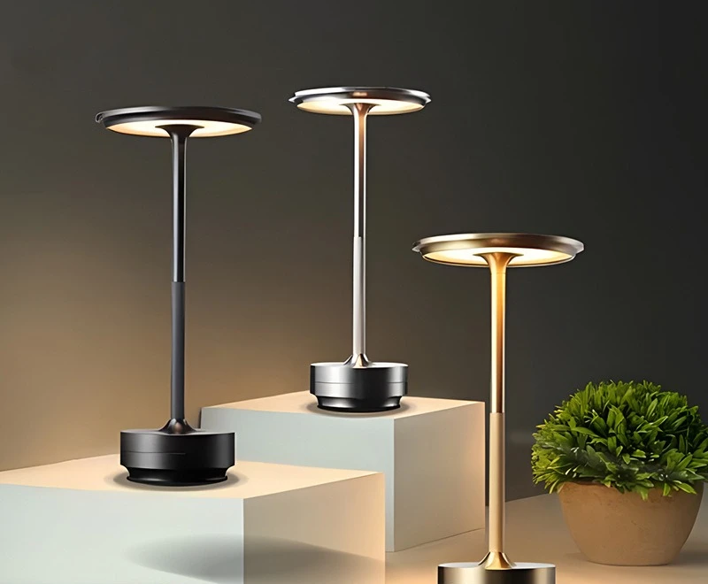 LED rechargeable metal table lamp bedside premium atmosphere light bar restaurant desktop decorative table lamp
LED rechargeable metal table lamp bedside premium atmosphere light bar restaurant desktop decorative table lamp
