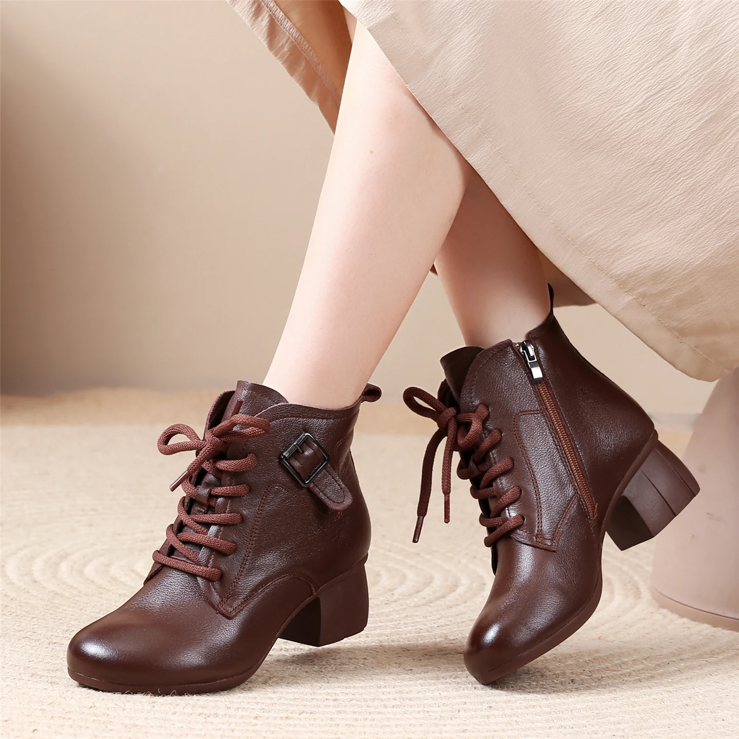 Genuine Leather ort Boots Women's Autumn Winter Ankle Boots Chunky Heel Ladies High Heel ort Boots Middle-Aged Mom oes
Genuine Leather ort Boots Women's Autumn Winter Ankle Boots Chunky Heel Ladies High Heel ort Boots Middle-Aged Mom oes