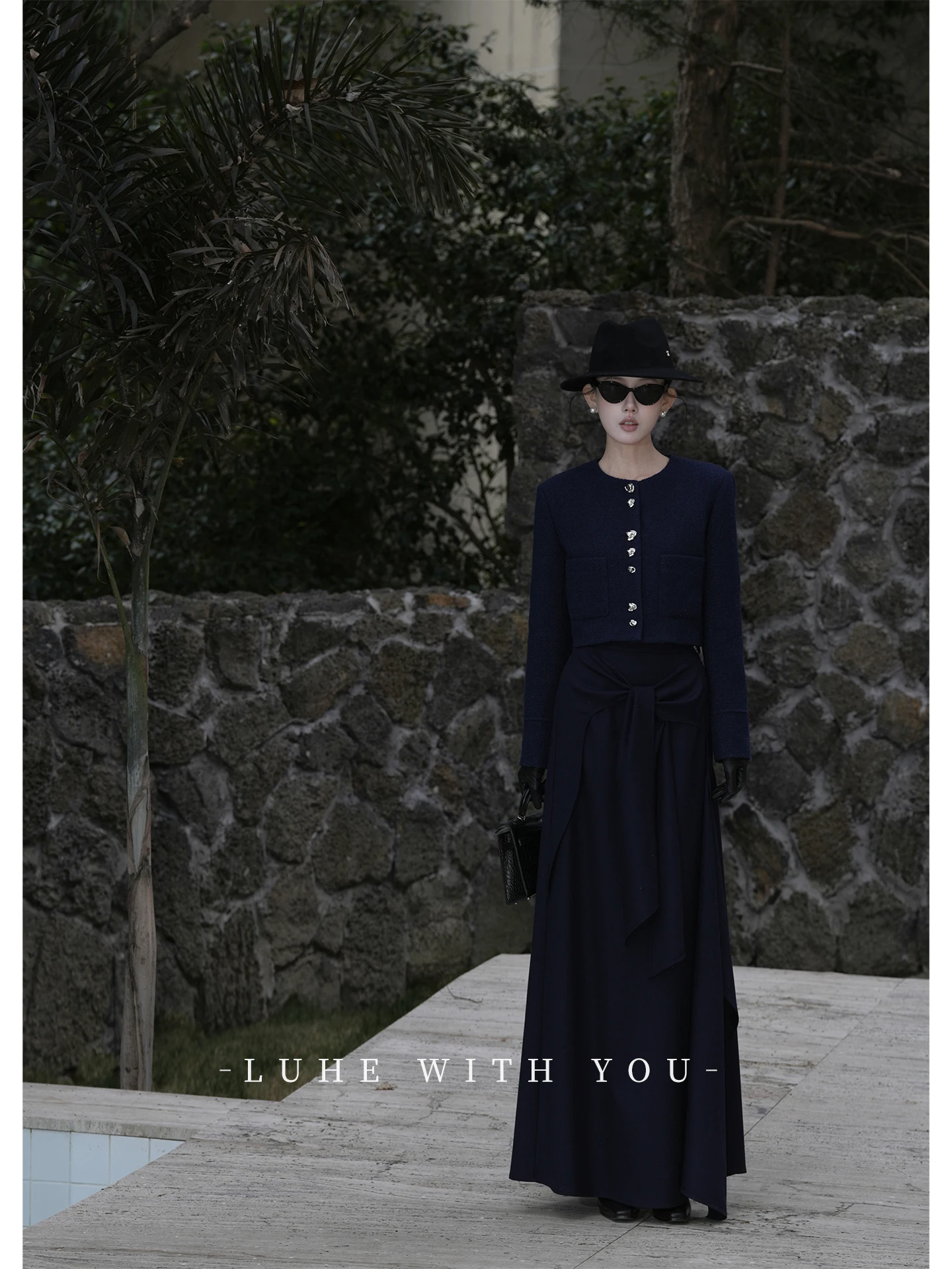 Luhe Elegant Style down Jacket Fragrant Wind Silk Woolen Skirt Hehe Private Label Long Sleeve round Neck Short Coat for Women
Luhe Elegant Style down Jacket Fragrant Wind Silk Woolen Skirt Hehe Private Label Long Sleeve round Neck Short Coat for Women