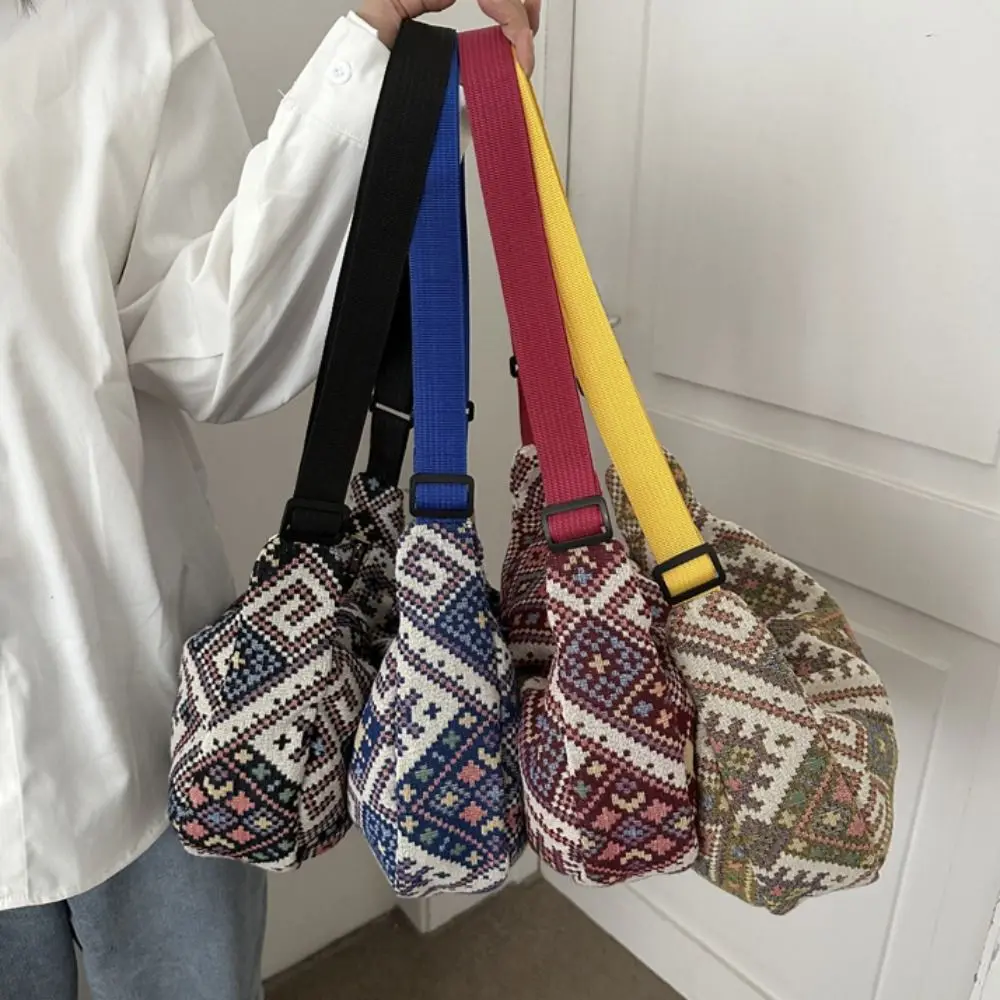 Large Capacity Ethnic Style Shoulder Bag Underarm Bag Korean Style Canvas Crossbody Bag Wallet Storage Bag
Large Capacity Ethnic Style Shoulder Bag Underarm Bag Korean Style Canvas Crossbody Bag Wallet Storage Bag