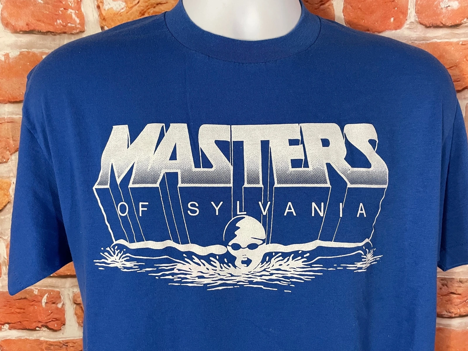 Винтажная рубашка для плавания Masters Of Sylvania 80-х годов — подходит для M — футболка с эмо в стиле гранж-моу
Винтажная рубашка для плавания Masters Of Sylvania 80-х годов — подходит для M — футболка с эмо в стиле гранж-моу