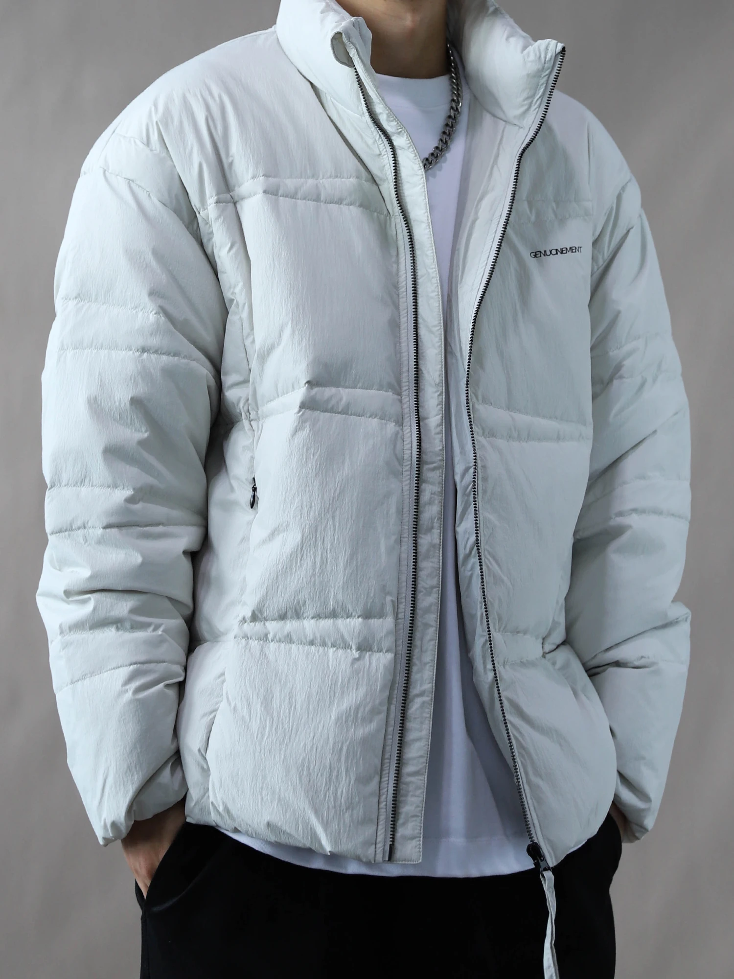 Мужская короткая пуховая куртка с воротником-стойкой, теплая зимняя куртка в американском стиле, повседневная, с длинными рукавами, на молнии
Мужская короткая пуховая куртка с воротником-стойкой, теплая зимняя куртка в американском стиле, повседневная, с длинными рукавами, на молнии