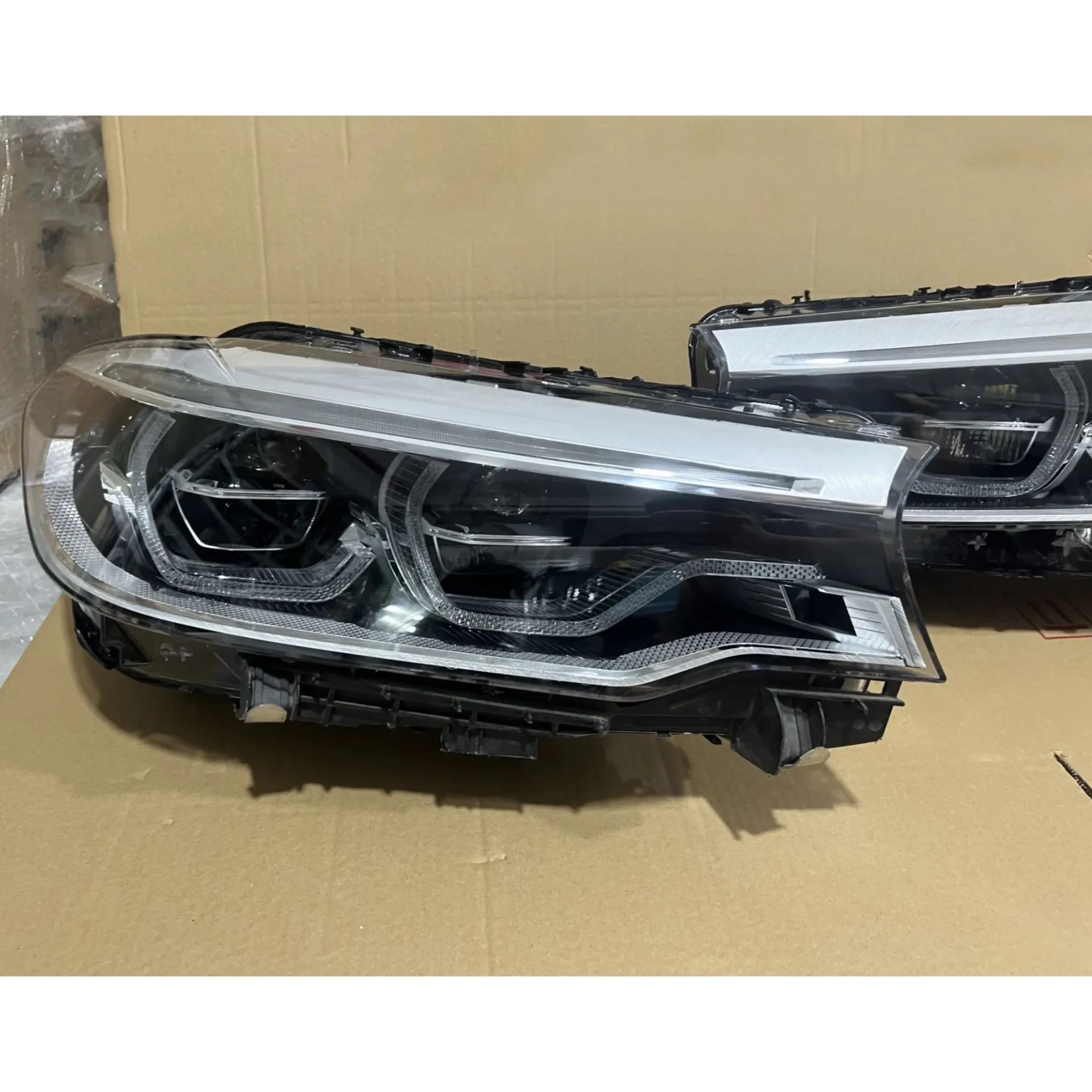Фара в сборе для BMW 5 серии G30 G38, сигнал поворота, дневные ходовые аксессуары
Фара в сборе для BMW 5 серии G30 G38, сигнал поворота, дневные ходовые аксессуары