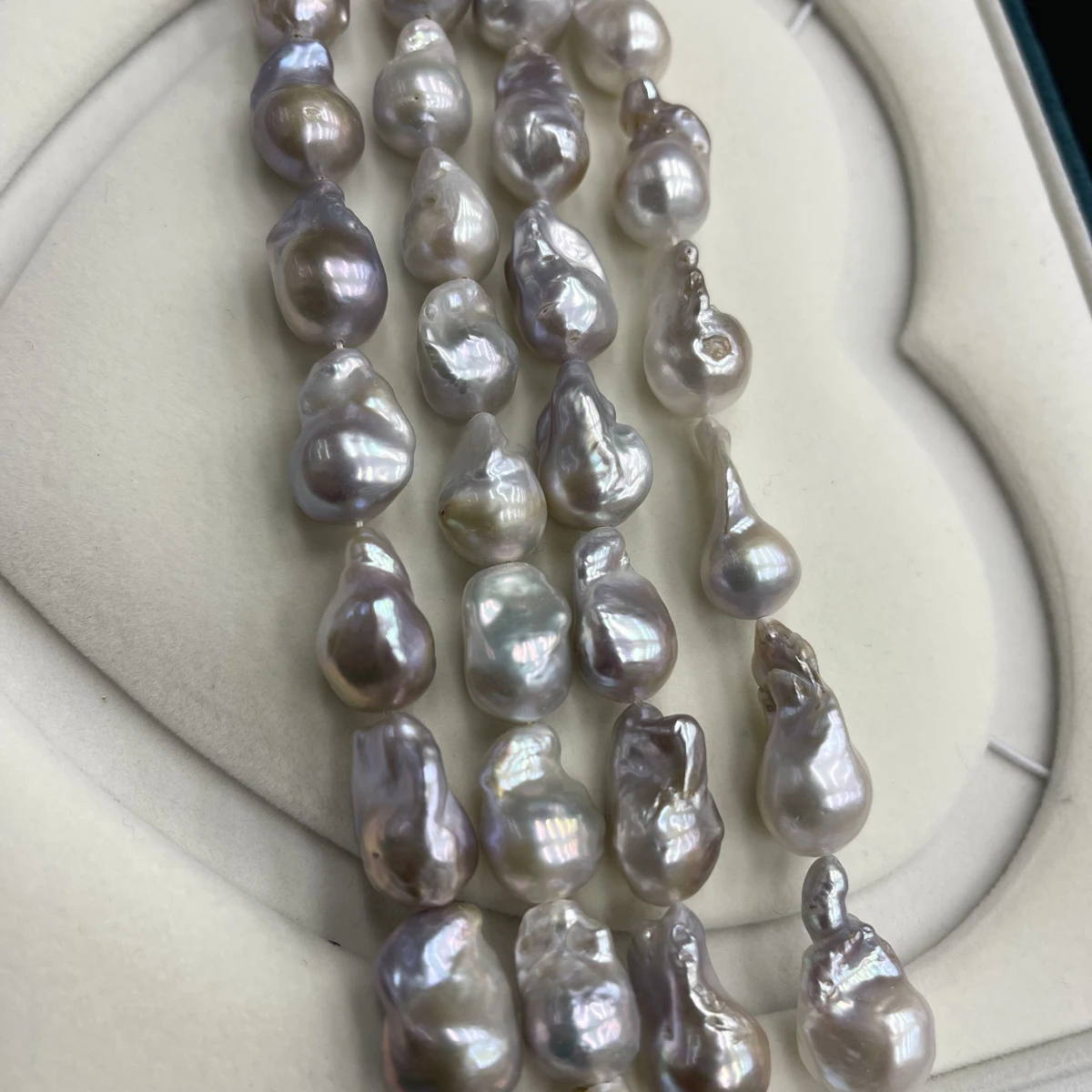Natural Freshwater Baroque Pearl Bead Purple Pearl Loose Spacer Beaded for Making DIY Jewelry Necklace Accessories 12x18-13x20mm
Natural Freshwater Baroque Pearl Bead Purple Pearl Loose Spacer Beaded for Making DIY Jewelry Necklace Accessories 12x18-13x20mm