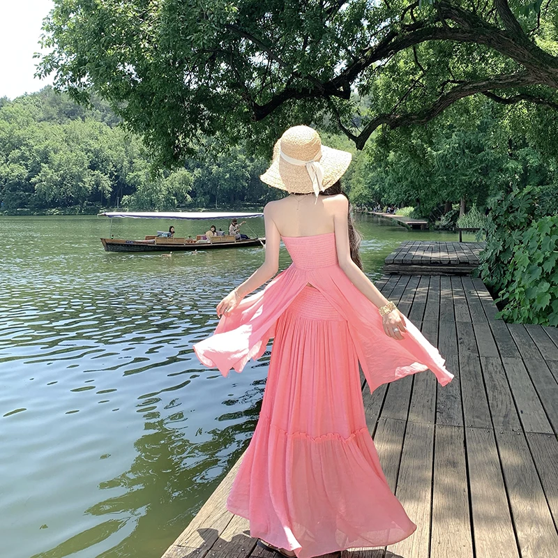 Готовый комплект для пляжного отдыха в стиле Pink Moonlight Girl: супер-сказочный топ без бретелек + юбка с широким подолом.
Готовый комплект для пляжного отдыха в стиле Pink Moonlight Girl: супер-сказочный топ без бретелек + юбка с широким подолом.