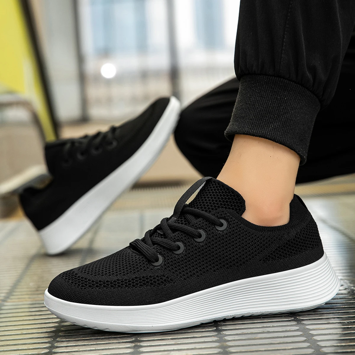 2026 New Couple Running Shoes Outdoor Casual Sports Shoes Men Women Breathable Soft Sole Lightweight Shock Absorbing Sneakers
2026 New Couple Running Shoes Outdoor Casual Sports Shoes Men Women Breathable Soft Sole Lightweight Shock Absorbing Sneakers