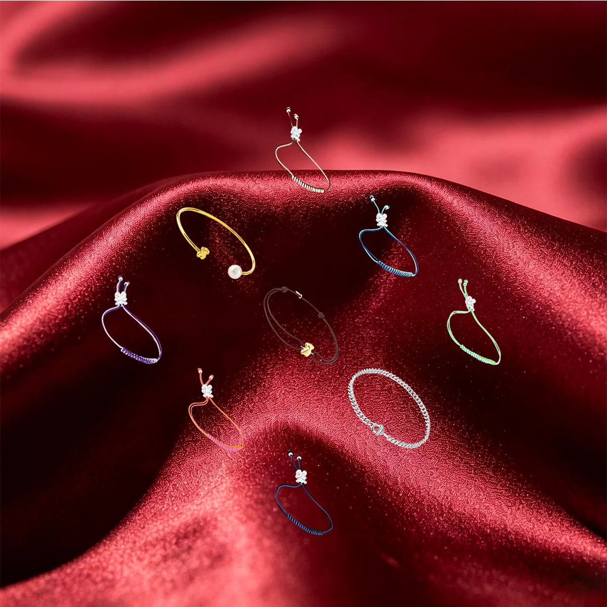 Vibrant Dual-Tone Thread Wrist Bracelet Four-Leaf Decor Open Pearl Bangle Twisted Toggle Chain Casual Daily Wrist Accessory
Vibrant Dual-Tone Thread Wrist Bracelet Four-Leaf Decor Open Pearl Bangle Twisted Toggle Chain Casual Daily Wrist Accessory