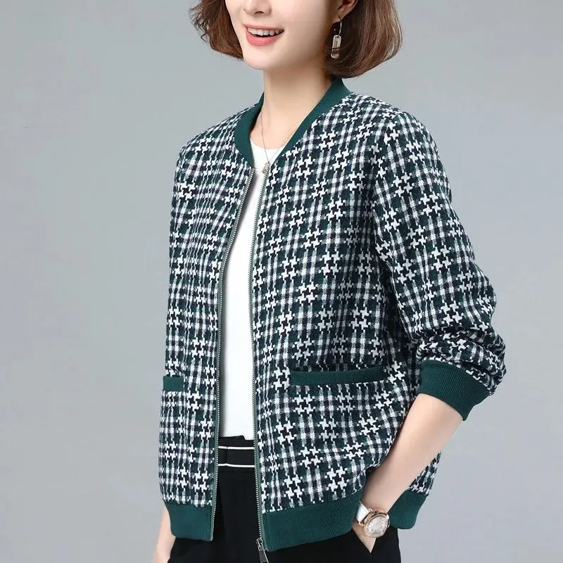 Houndstooth Baseball Uniform Women's Short Jacket Loose 2022 New Spring Autumn Jackets Long Sleeve Round Neck Casual Outwear Top
Houndstooth Baseball Uniform Women's Short Jacket Loose 2022 New Spring Autumn Jackets Long Sleeve Round Neck Casual Outwear Top