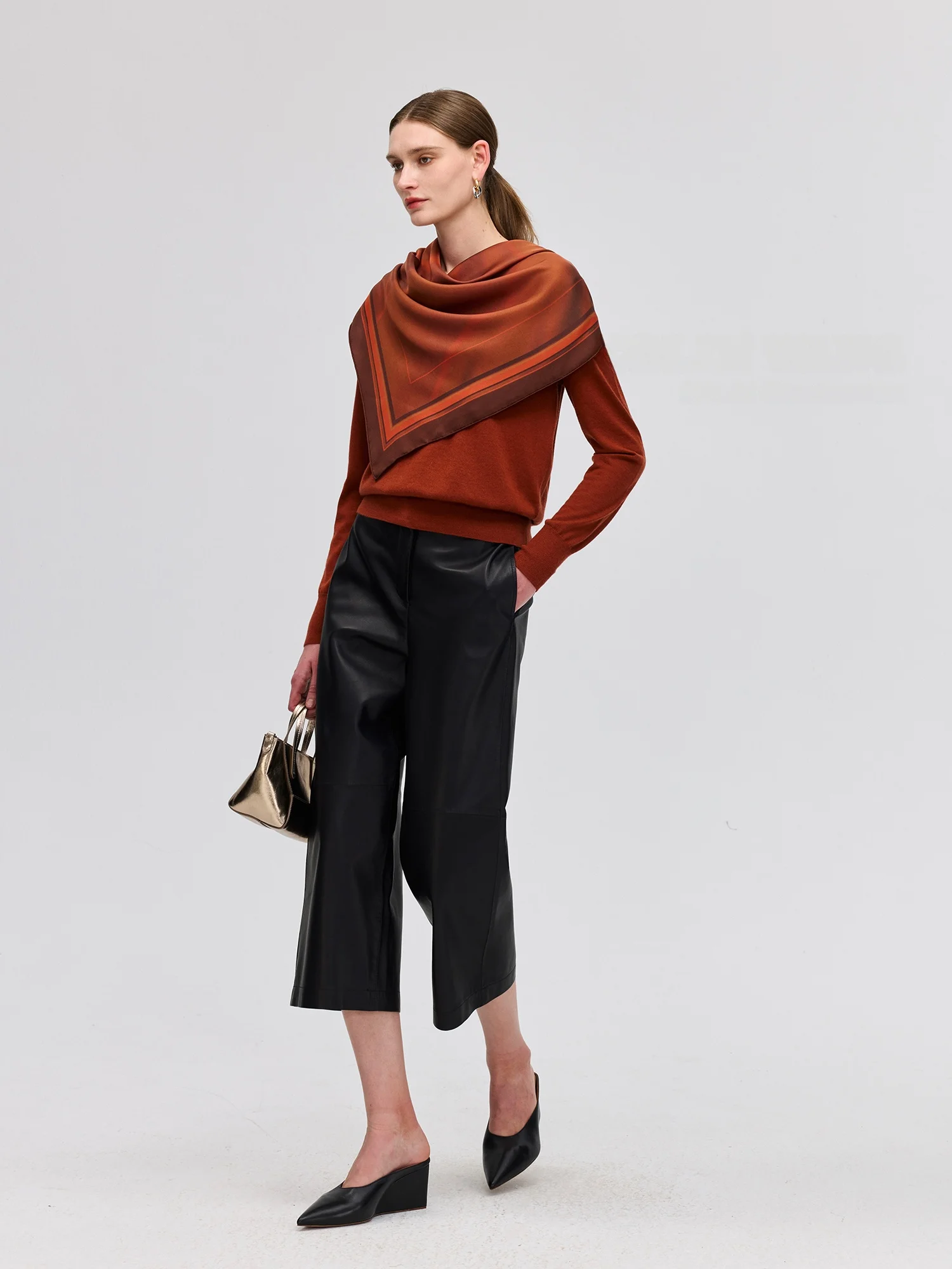 Ele Casual Silk V-Ne Knitwear Versatile Dync Colinwang Luxury Brand Camere Silk Blend Women's Overhead Sweater
Ele Casual Silk V-Ne Knitwear Versatile Dync Colinwang Luxury Brand Camere Silk Blend Women's Overhead Sweater